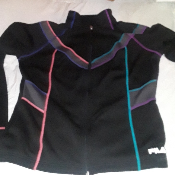 FLASH SALE Fila jacket & shorts - Picture 6 of 7